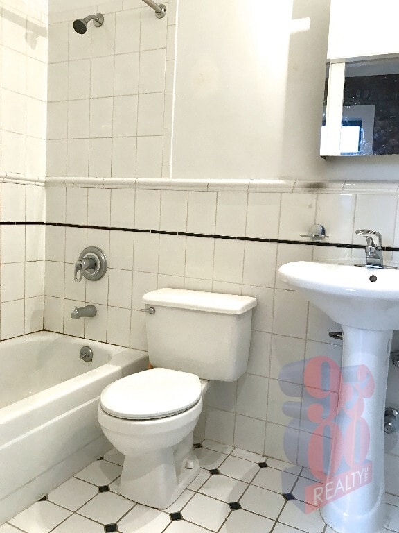 Photo - 234 Mott St Apartment