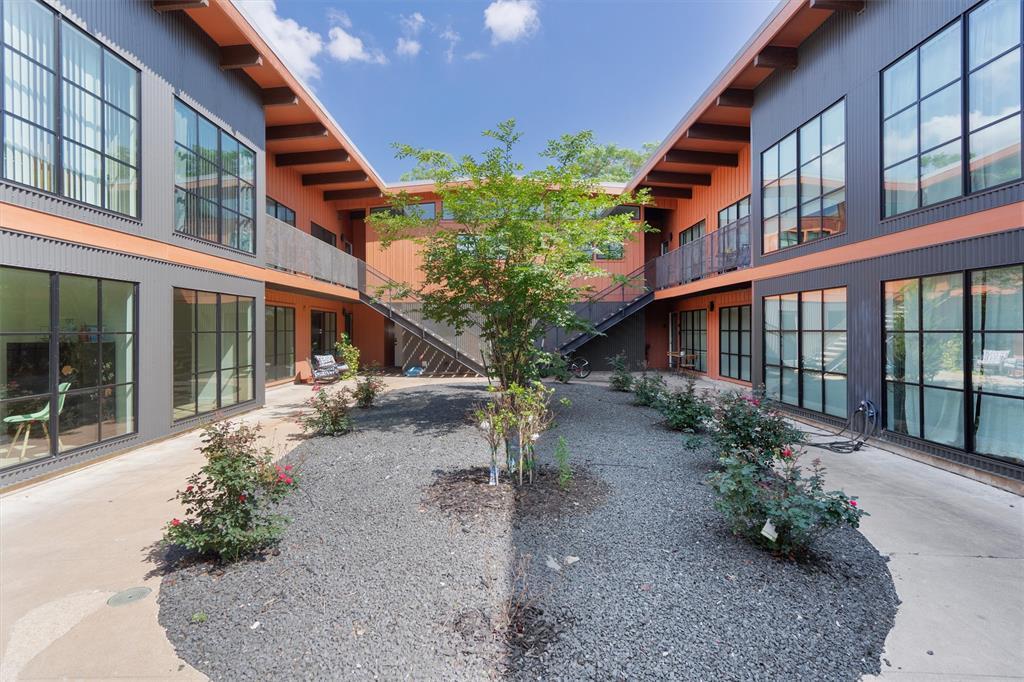 Foto principal - 400 E 30th St