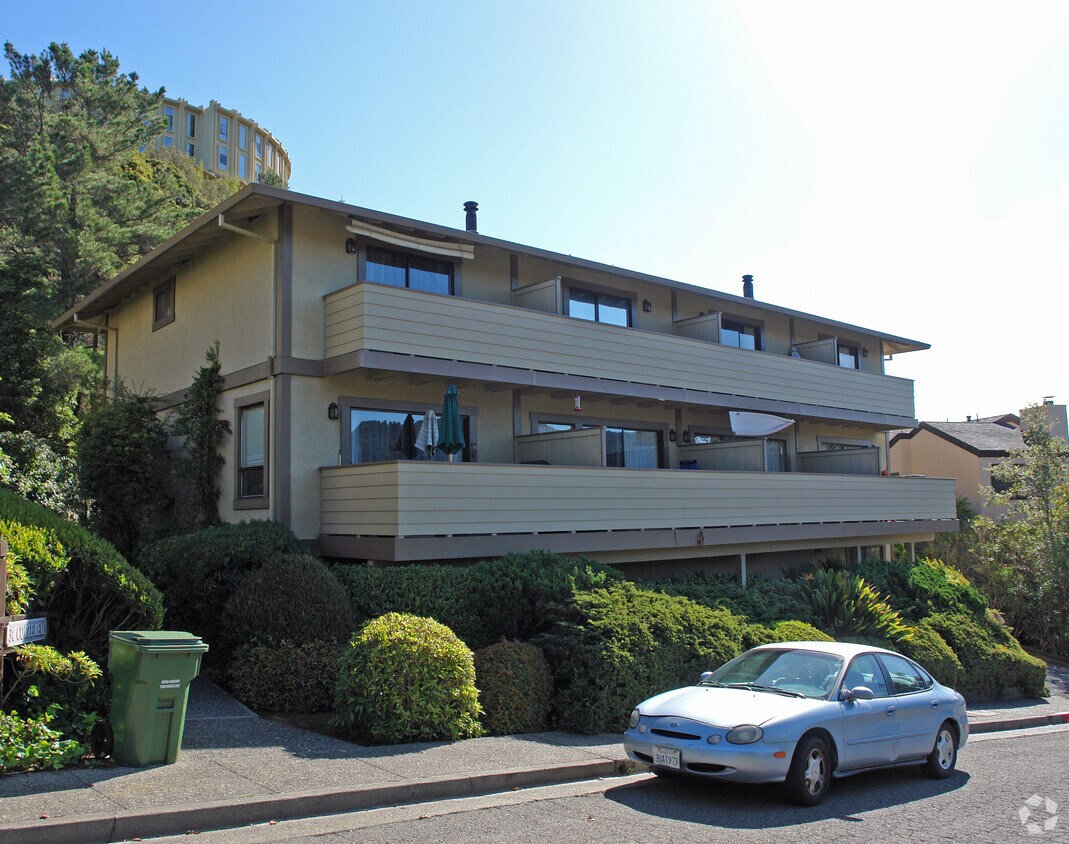 30 Corte Real, Greenbrae, CA 94904 Apartments in Greenbrae, CA