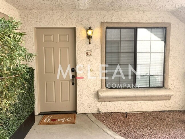 Foto del edificio - Beautiful Two Bedroom Condo in a Stunning ...