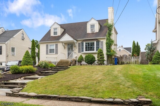 Foto del edificio - 428 Riverview Rd