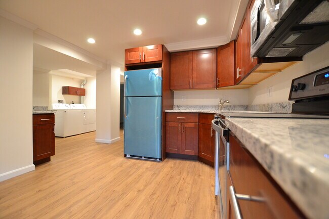 Foto del edificio - 79 Brighton Ave