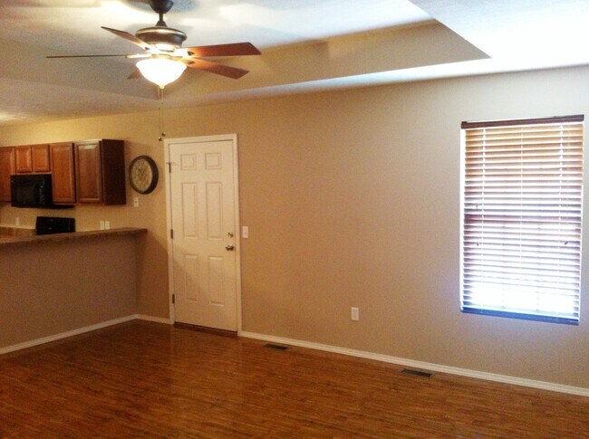 Foto del edificio - 5634 W Sugar Pine Dr