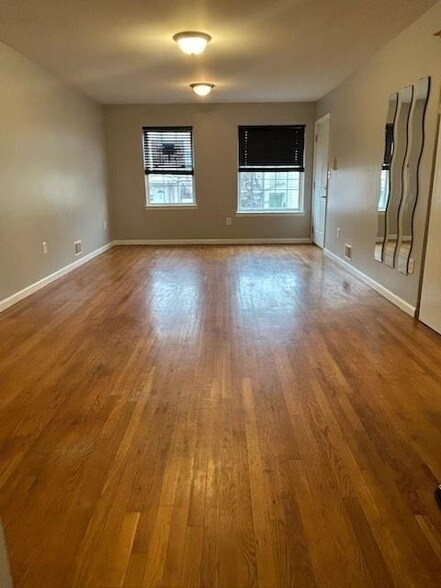 Building Photo - 29 Stegman St