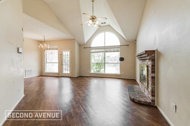 Building Photo - 2124 Amber Springs