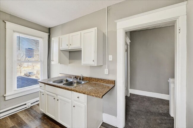 Photo - 4114 1/2 E Washington Street - $850/mo. Townhome