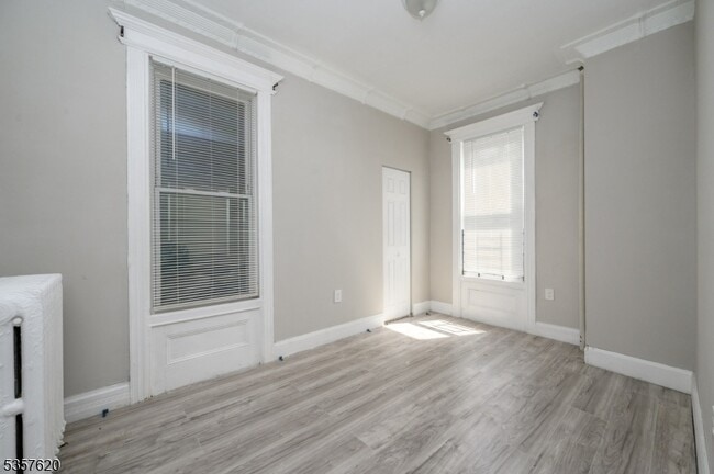 Building Photo - 257 S 8th St