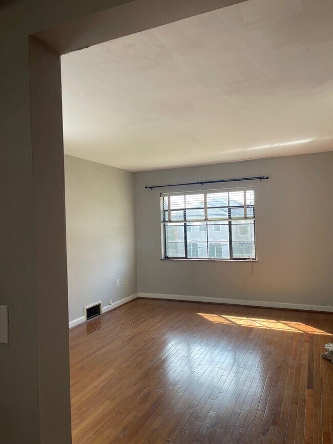 Sala de estar - 814 Ellison Ave