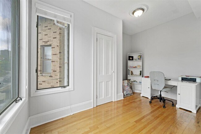 Building Photo - 202 Shippen St