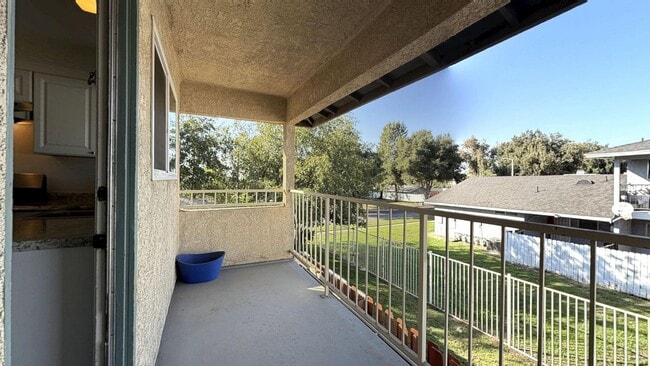 Building Photo - 511 E Brockton Ave