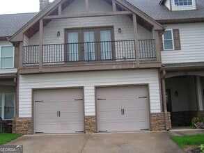 Building Photo - 136 Village Dr