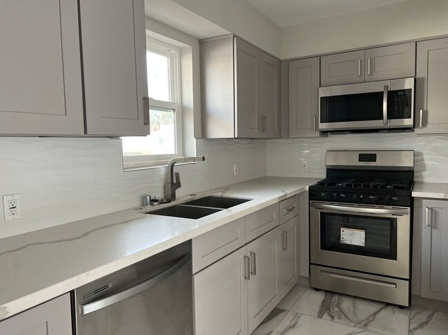 Building Photo - 10324 Mt Gleason Ave