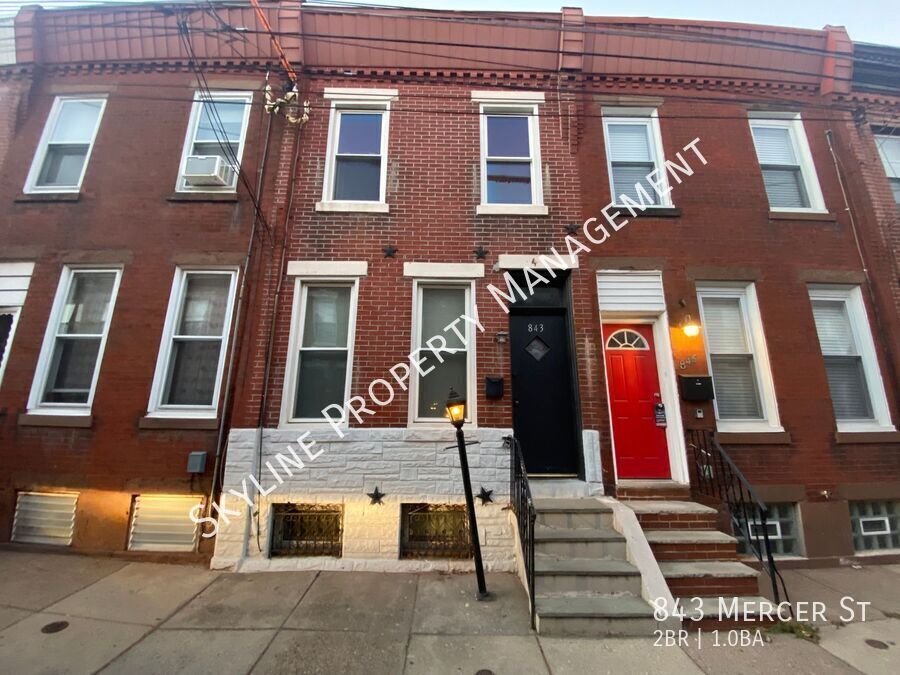 Foto principal - Gorgeous 2 Bedroom Home For Rent in Fishtown!