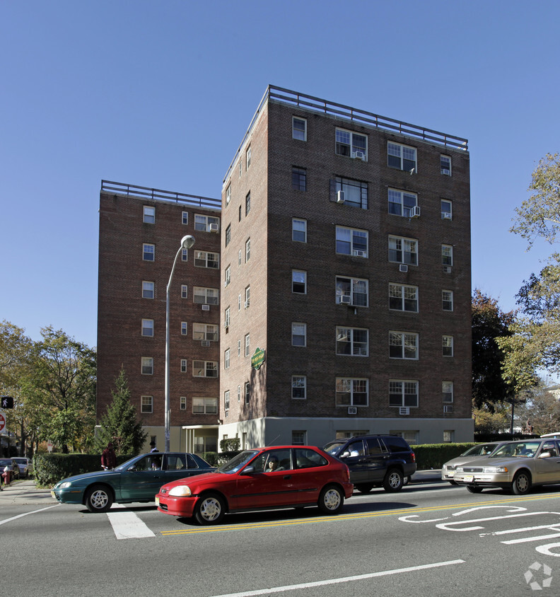 Primary Photo - Lincoln View Apartments