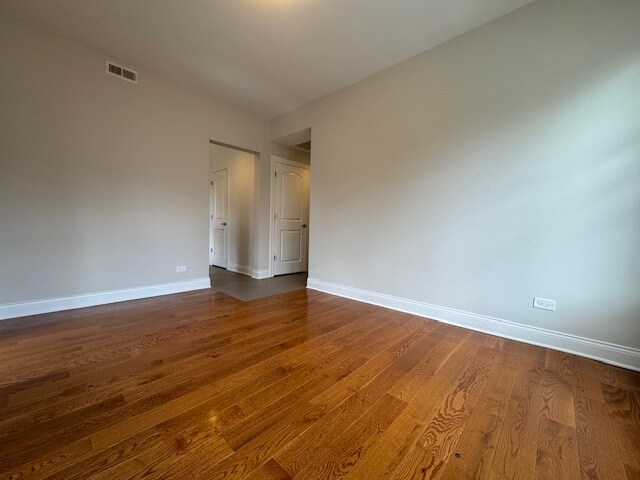 Foto del edificio - 3050 N Milwaukee Ave
