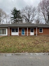 Building Photo - 215 Dogwood Ln