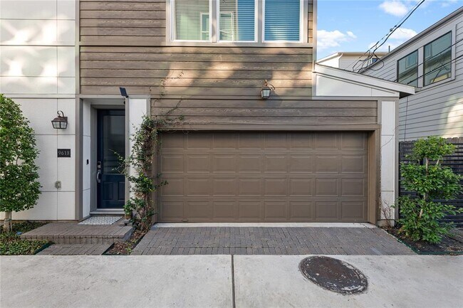 Building Photo - 9618 Riddlewood Ln