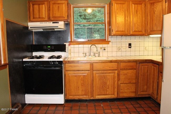 Building Photo - 563 Huckleberry Rd