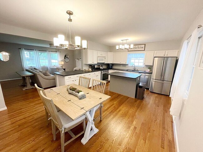 Foto del edificio - 517 Greenlawn Dr