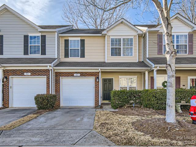 Building Photo - 463 Delta Dr