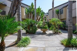 Building Photo - 8529 Villa La Jolla Dr