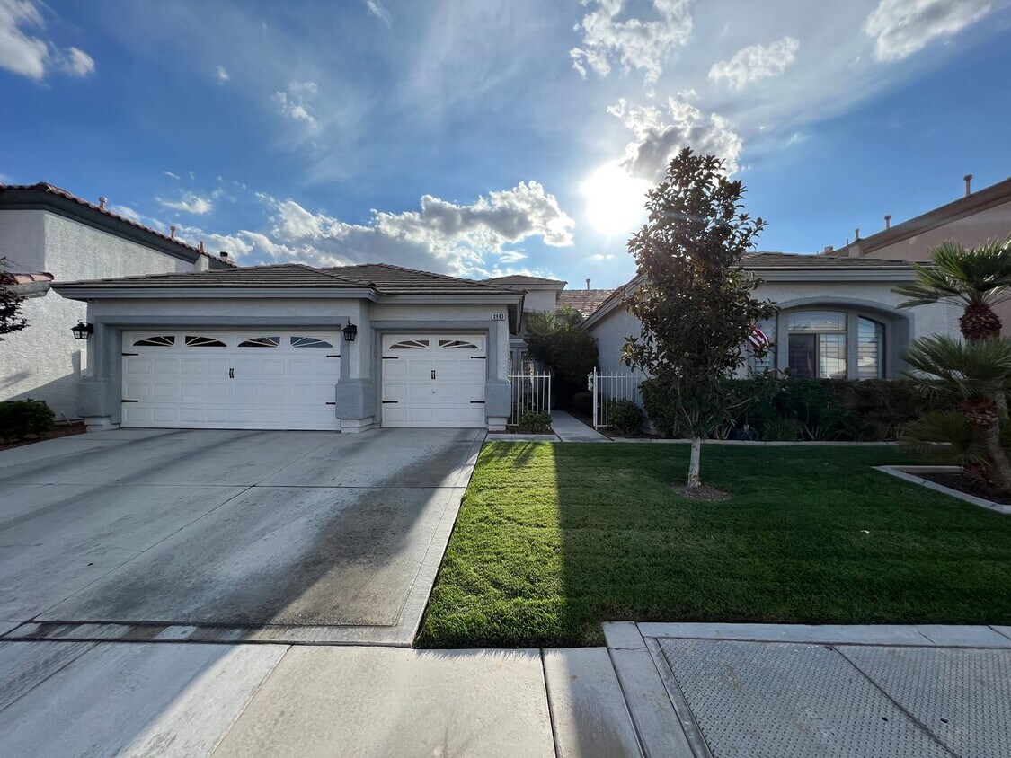 FURNISHED 4BD/3BA SUMMERLIN HOME W/ POOL/S... - House Rental in Las