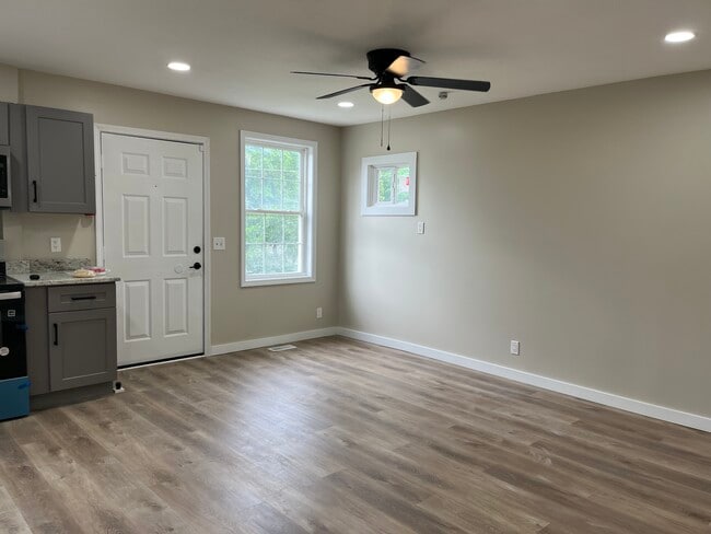 Open living space - 2741 Jones Ave