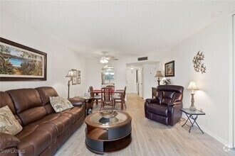 Building Photo - 400 Forest Lakes Blvd