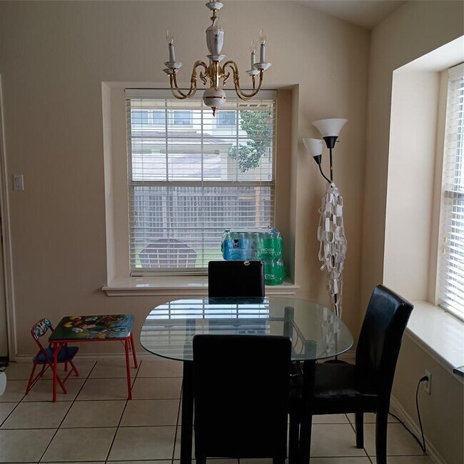 Foto del edificio - 11616 Fletcher Hall Ln