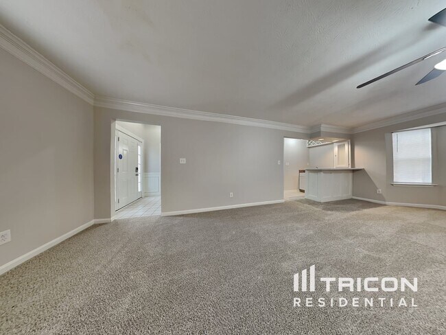 Foto del edificio - 5625 Longbow Dr
