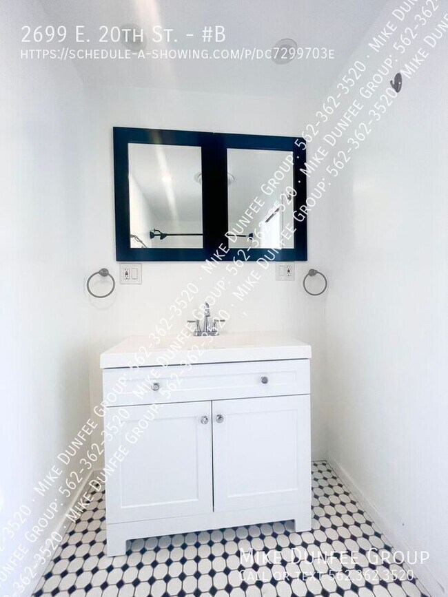 Foto del edificio - 2699 E 20th St