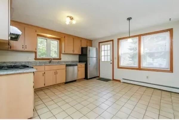Building Photo - 13 Aiello Dr