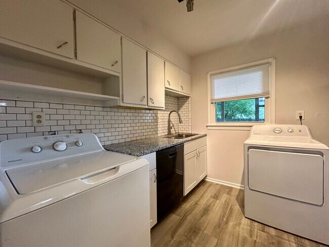 Foto del edificio - Fabulous 3 bedroom Ranch