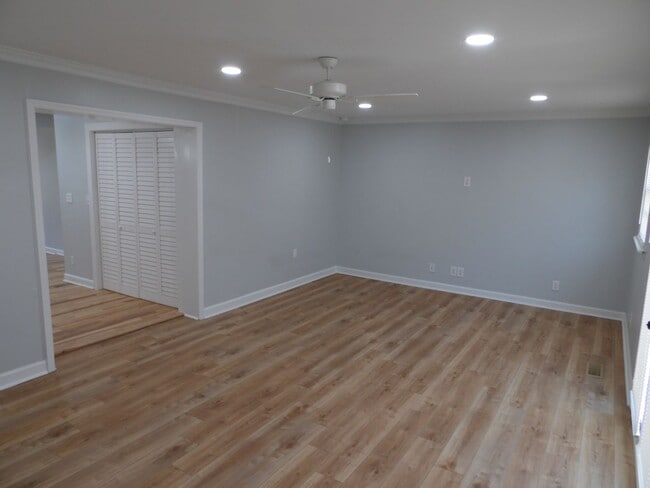 Photo - 3 Bedroom 2 Bathroom Spilt Unit in Wilmington House