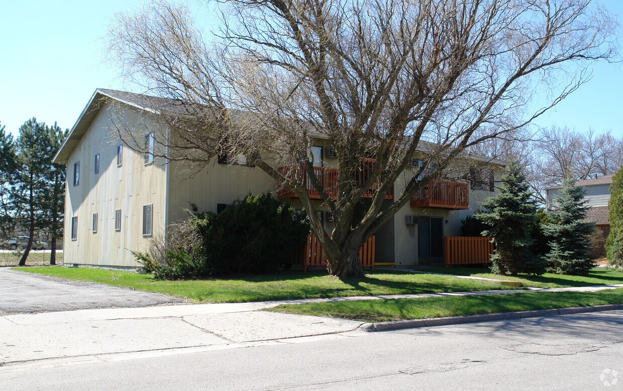 Building Photo - 1624 Cambria Dr