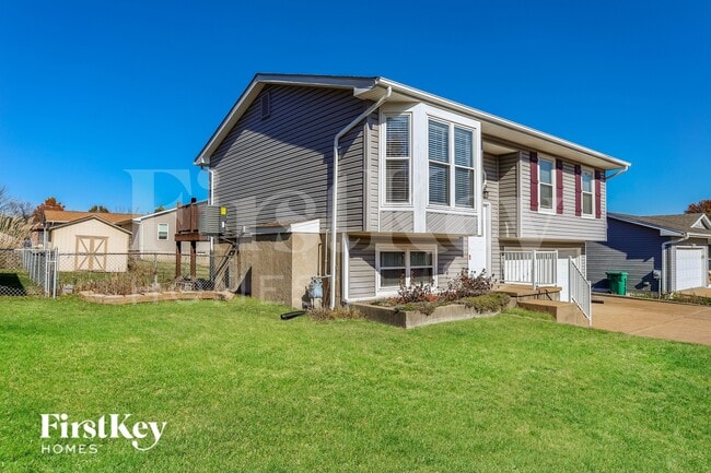 Building Photo - 3201 Lupine Dr