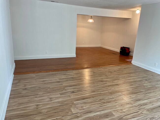 Building Photo - 6 Sweetgum Ln