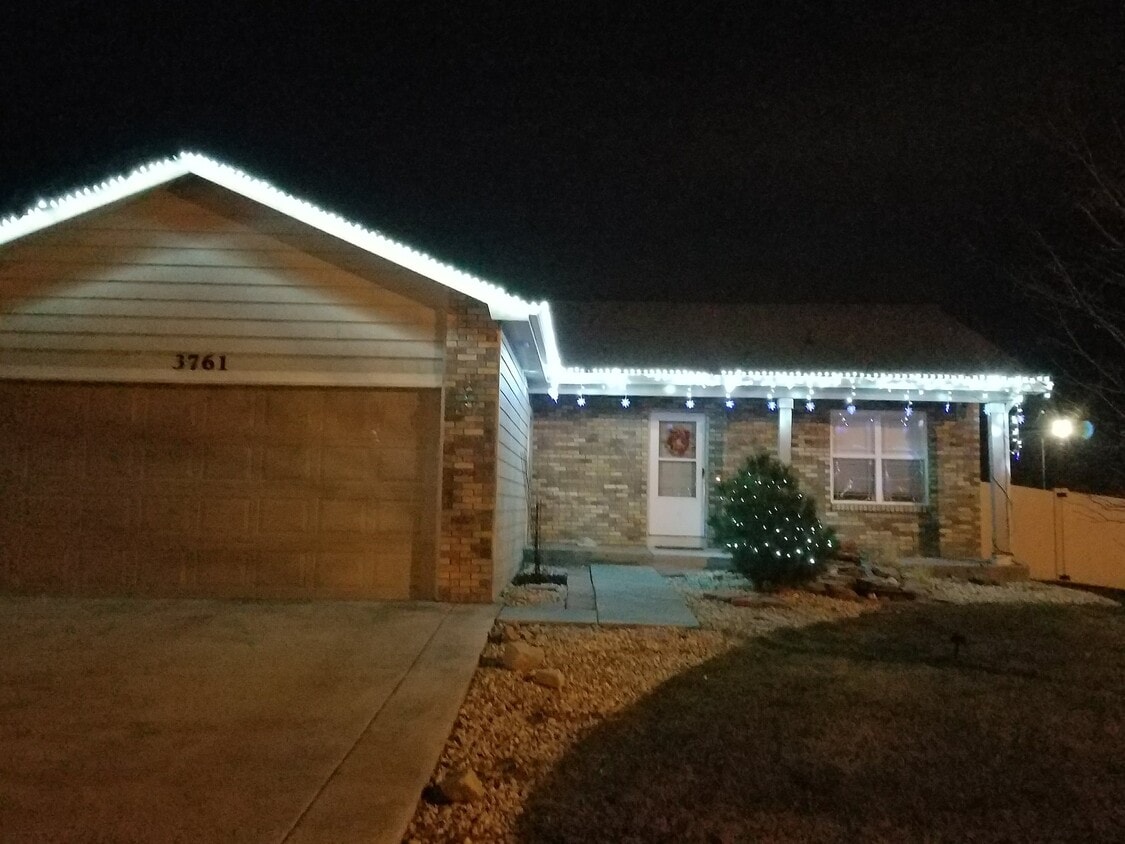 Primary Photo - 3761 Mt Flora St