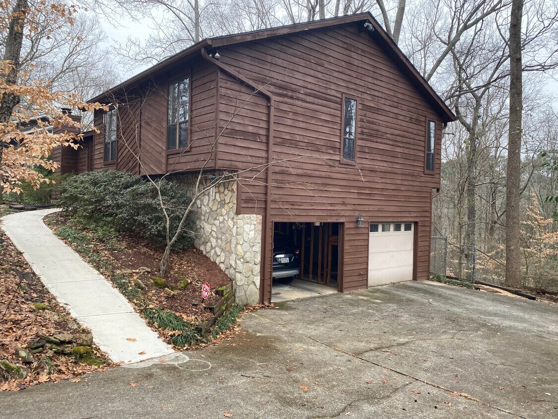 Primary Photo - 5100 Forest Mist Dr SE