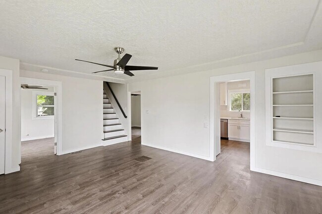 Foto del edificio - Newly Renovated 3-Bedroom Home in North Po...