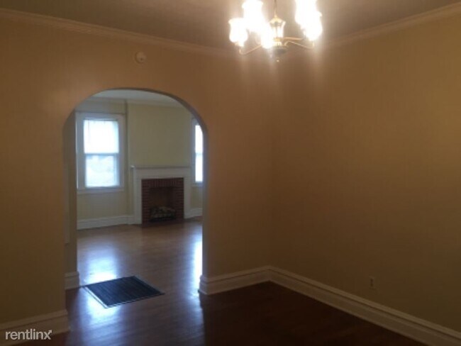 Building Photo - 1336 Charleston Ave