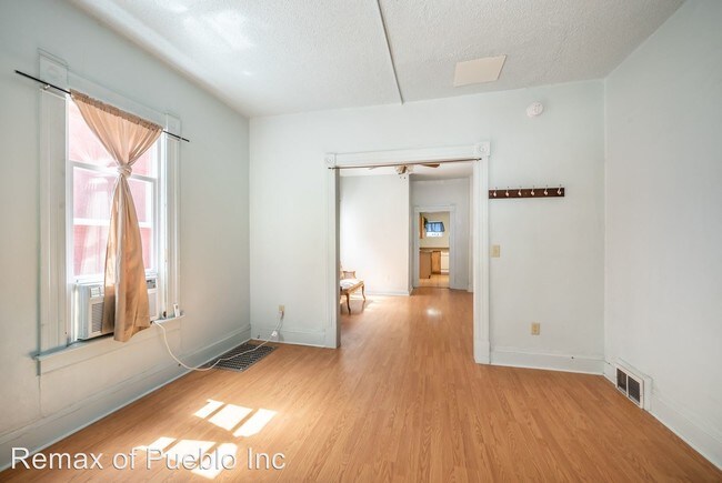 Foto del edificio - 123 Jewell Ave