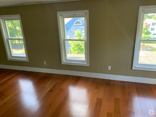 Building Photo - 32A Highland St