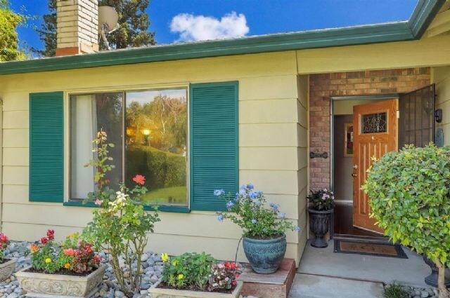 Building Photo - House For Rent in Stockton
