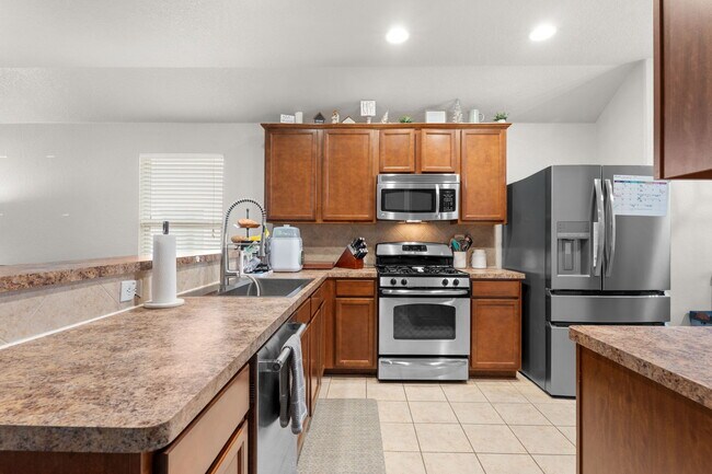 Building Photo - 3041 Turquoise