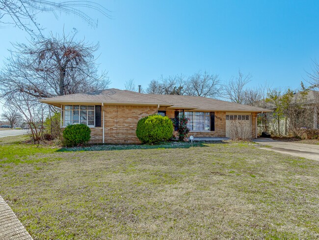 Photo - 1100 N Wilshire Blvd House