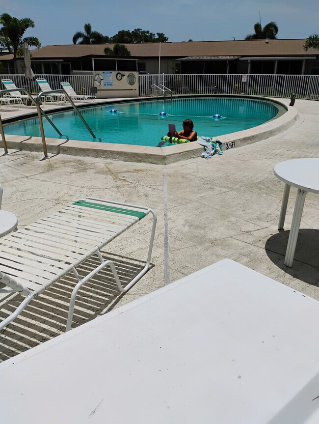 Foto del edificio - 2831 Swifton Dr