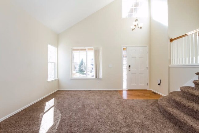 Building Photo - 524 Fox Run Cir