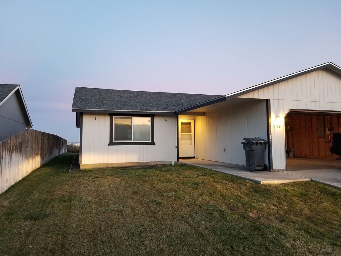 3 br, 2 bath House 554 L St SE House for Rent in Ephrata, WA
