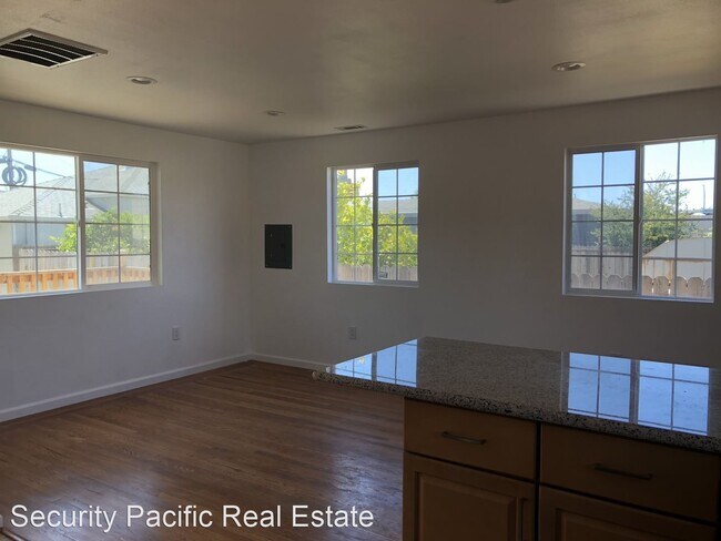 Foto del edificio - 2 br, 1 bath House - 335 39th St.#A